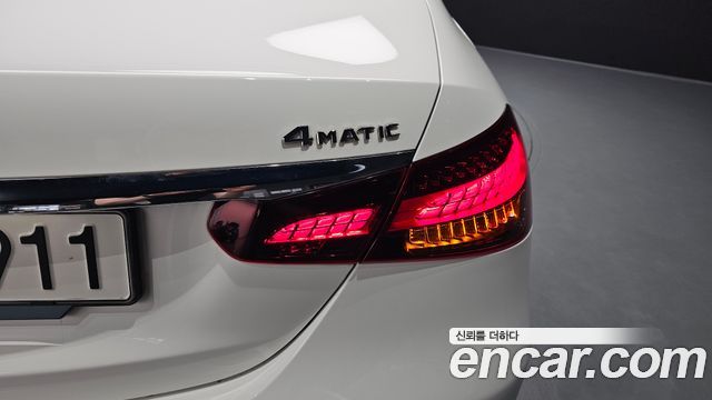 Mercedes-Benz E-Class (W213) E220d 4MATIC AMG Line 2021 — фото 23