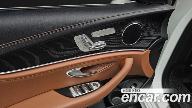 Mercedes-Benz E-Class (W213) E220d 4MATIC AMG Line 2021 — фото 31