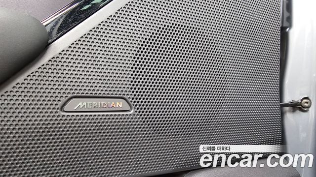 Land Rover Range Rover Velar 2.0 P250 Dynamic SE 2026 — фото 17
