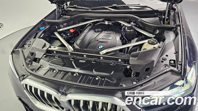 BMW X6 (G06) xDrive40i M Sport 2024 — фото 6