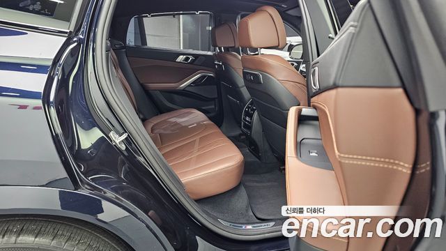 BMW X6 (G06) xDrive40i M Sport 2024 — фото 12
