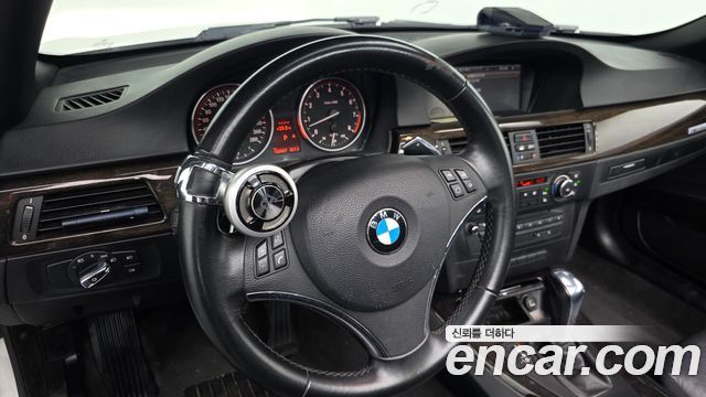 BMW 3 Series (E90) 328i convertible 2011 — фото 13