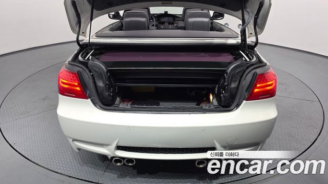 BMW 3 Series (E90) 328i convertible 2011 — фото 20