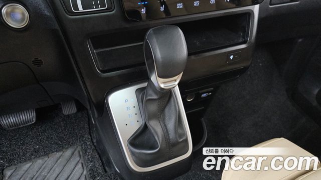 Hyundai Staria 4WD Tourer 9-Seater Modern 2023 — фото 9