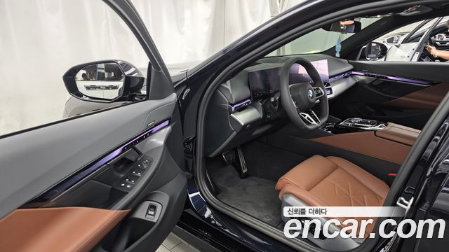 BMW 5 Series (G60) 530i xDrive M Sport 2025 — фото 10