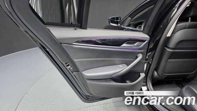 BMW 5 Series (G30) 530i Luxury Plus 2020 — фото 25
