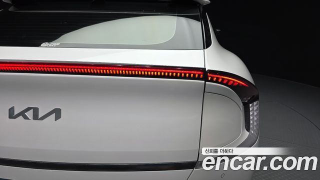 Kia EV6 Long Range Earth 2023 — фото 23