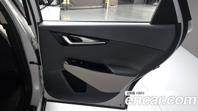 Kia EV6 Long Range Earth 2023 — фото 25