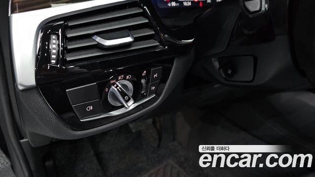 BMW 5 Series (G30) 520i Luxury 2021 — фото 16