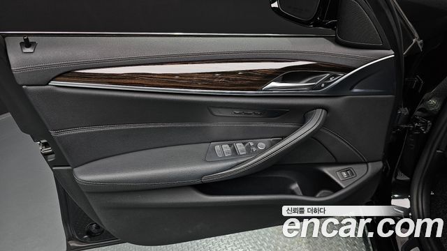 BMW 5 Series (G30) 520i Luxury 2021 — фото 24
