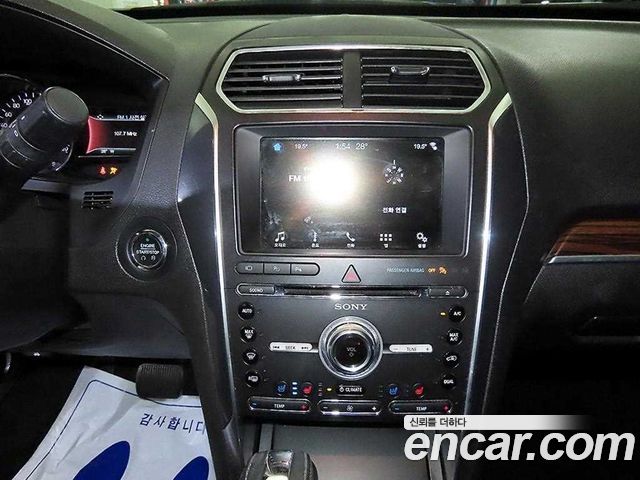 Ford Explorer 2.3 Limited 4WD 5th 2018 — фото 15