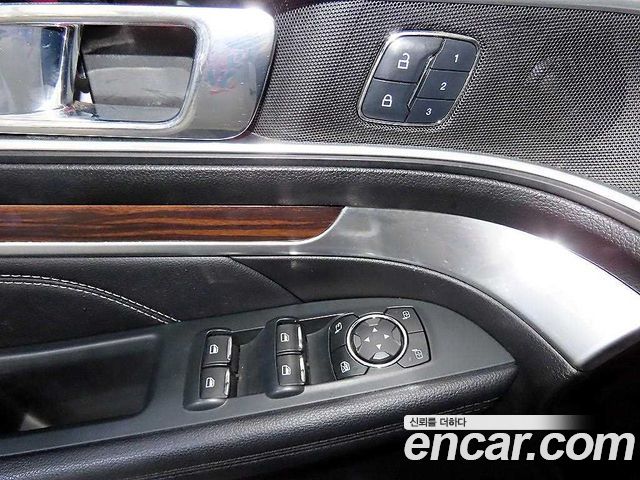 Ford Explorer 2.3 Limited 4WD 5th 2018 — фото 17