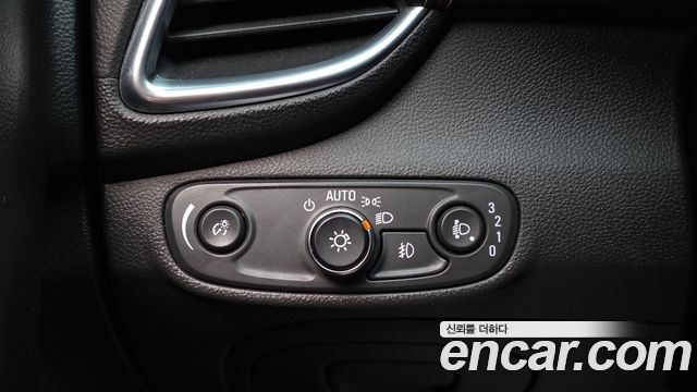 Chevrolet Trax 1.4 Red Line Premier 2019 — фото 17