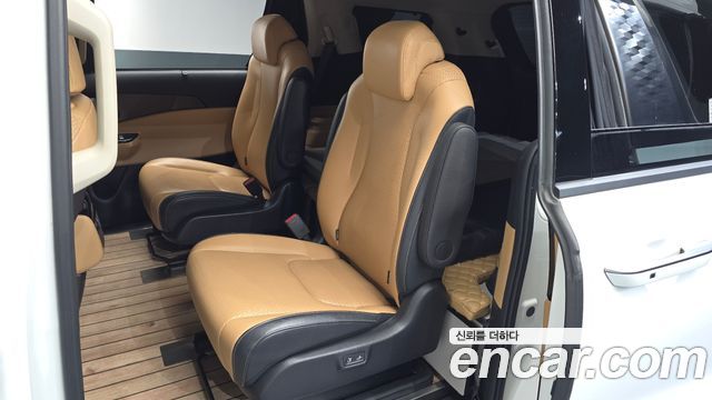 Kia Carnival (IV) Gasoline 9-seater Limousine(Special vehicle) 2023 — фото 11