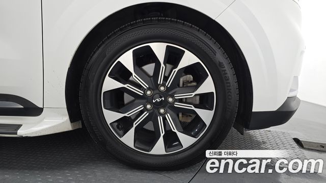 Kia Carnival (IV) Gasoline 9-seater Limousine(Special vehicle) 2023 — фото 21