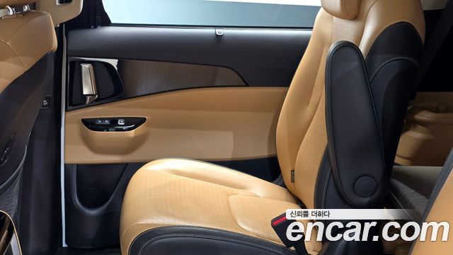 Kia Carnival (IV) Gasoline 9-seater Limousine(Special vehicle) 2023 — фото 25