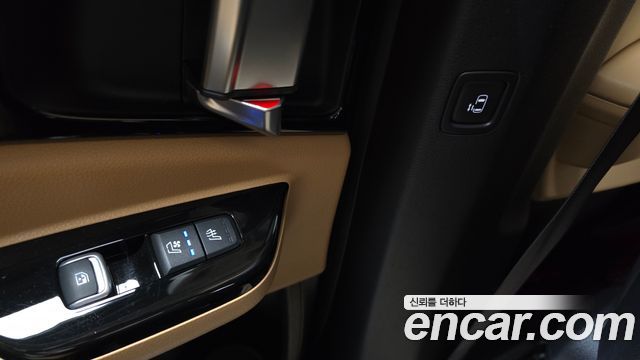 Kia Carnival (IV) Gasoline 9-seater Limousine(Special vehicle) 2023 — фото 34