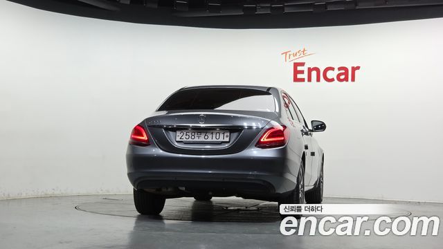 Mercedes-Benz C-Class (W205) C200 2019 — фото 4