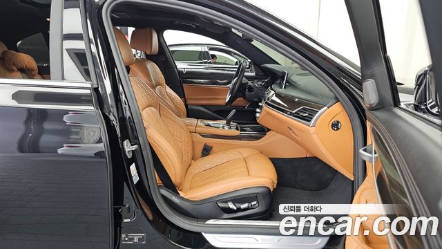 BMW 7 Series (G11) 730Ld xDrive Design Pure Excellence 2021 — фото 15