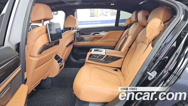 BMW 7 Series (G11) 730Ld xDrive Design Pure Excellence 2021 — фото 32