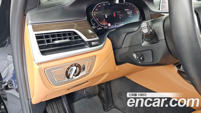 BMW 7 Series (G11) 730Ld xDrive Design Pure Excellence 2021 — фото 46
