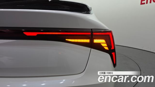 Kia K5 (III) 2.0 Noblesse 2024 — фото 23
