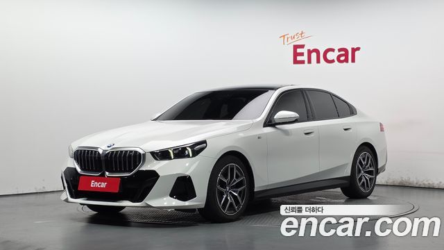 BMW 5 Series (G60) 520i M Sport 2025 — фото 1