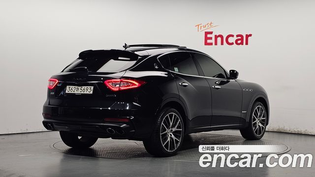Maserati Levante 3.0 S AWD GranSport 2019 — фото 2