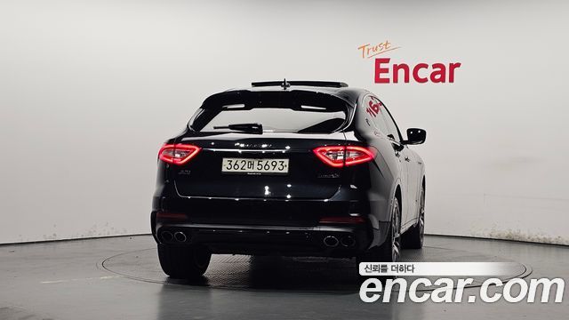 Maserati Levante 3.0 S AWD GranSport 2019 — фото 4