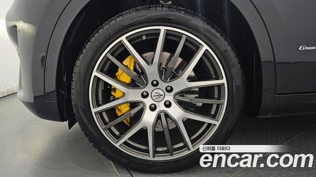 Maserati Levante 3.0 S AWD GranSport 2019 — фото 5