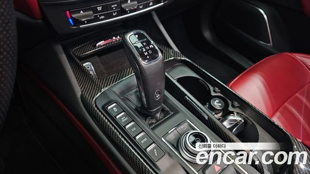 Maserati Levante 3.0 S AWD GranSport 2019 — фото 9