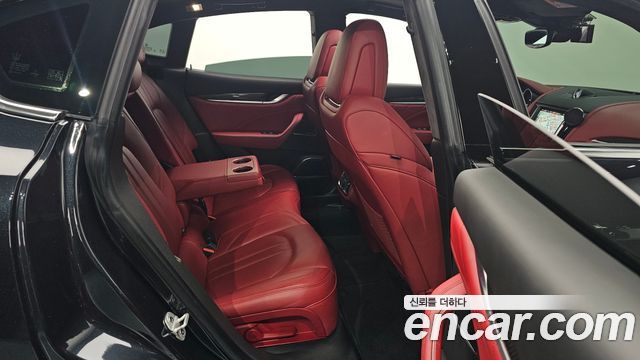 Maserati Levante 3.0 S AWD GranSport 2019 — фото 15