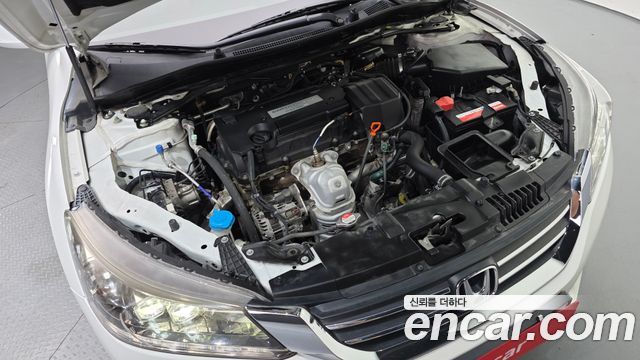 Honda Accord 2.4 9th 2015 — фото 6