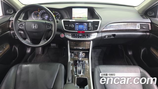 Honda Accord 2.4 9th 2015 — фото 7