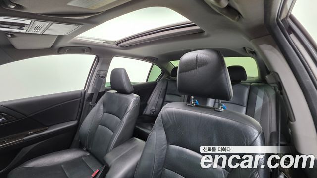 Honda Accord 2.4 9th 2015 — фото 15