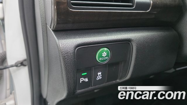 Honda Accord 2.4 9th 2015 — фото 18