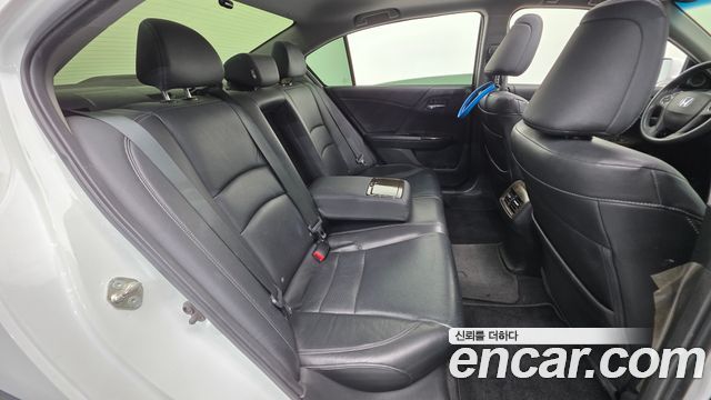 Honda Accord 2.4 9th 2015 — фото 24