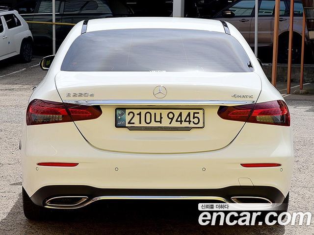 Mercedes-Benz E-Class (W213) E220d 4MATIC AMG Line 2022 — фото 3