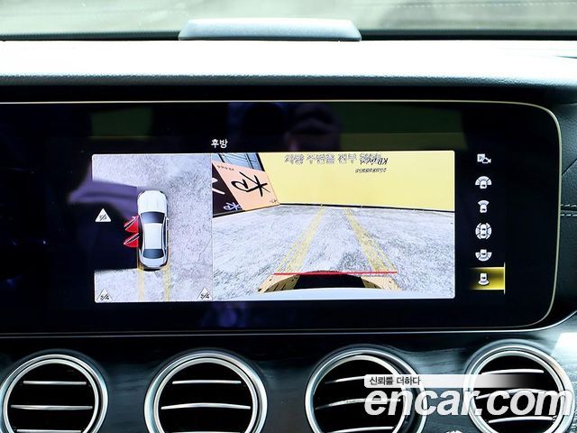 Mercedes-Benz E-Class (W213) E220d 4MATIC AMG Line 2022 — фото 9