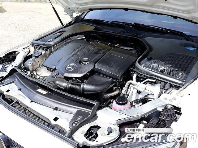 Mercedes-Benz E-Class (W213) E220d 4MATIC AMG Line 2022 — фото 23
