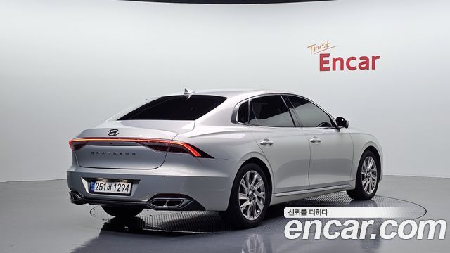Hyundai Grandeur Hybrid (IG) Calligraphy 2021 — фото 2