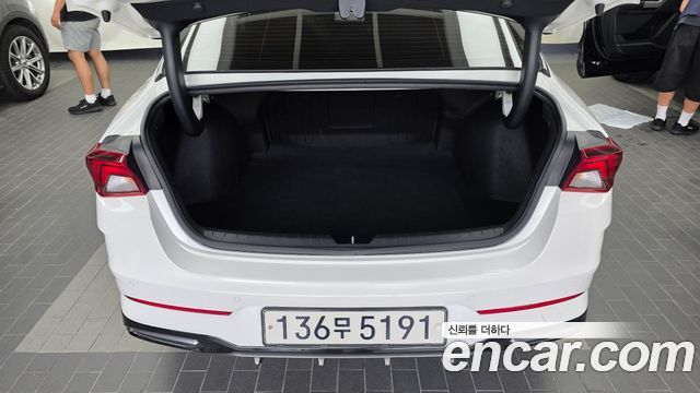 Kia K5 (III) 2.0 Prestige 2022 — фото 20