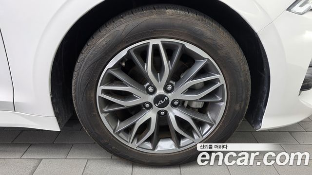 Kia K5 (III) 2.0 Prestige 2022 — фото 21