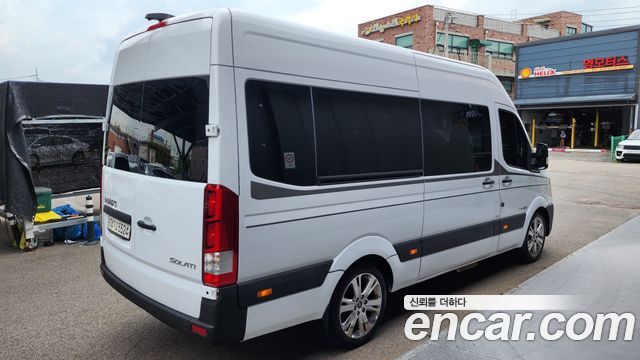 Hyundai Solati 15-seater Luxury 2023 — фото 2