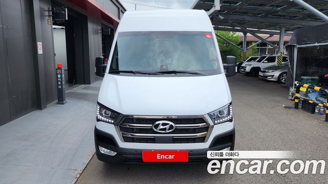 Hyundai Solati 15-seater Luxury 2023 — фото 3