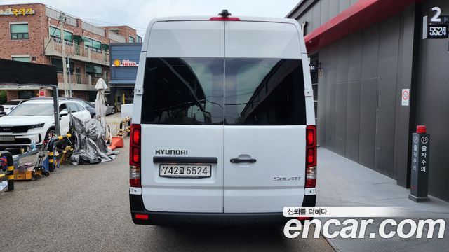 Hyundai Solati 15-seater Luxury 2023 — фото 4