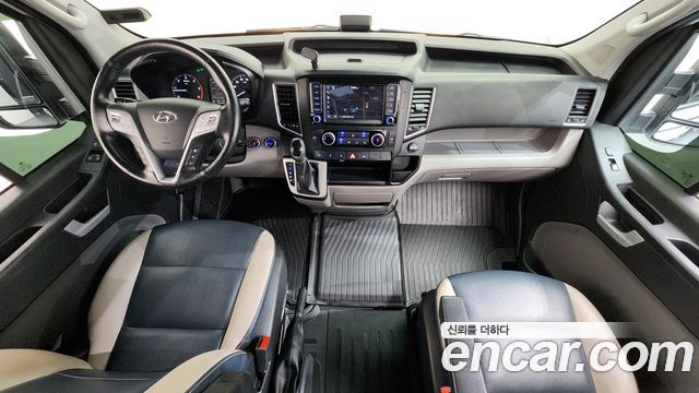 Hyundai Solati 15-seater Luxury 2023 — фото 7