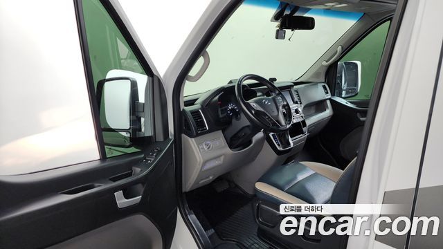 Hyundai Solati 15-seater Luxury 2023 — фото 10