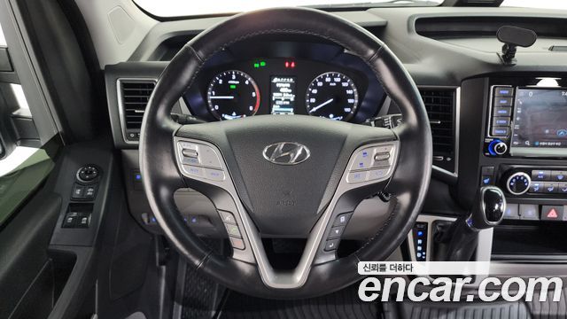Hyundai Solati 15-seater Luxury 2023 — фото 12