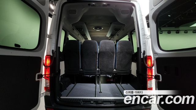 Hyundai Solati 15-seater Luxury 2023 — фото 17